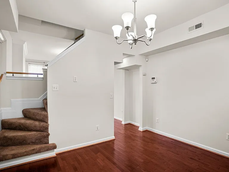 235 S Highland Ave — Photo 3