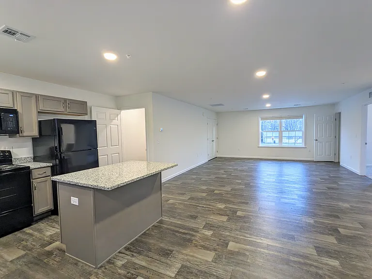 Towns Edge Apartments — Photo 31