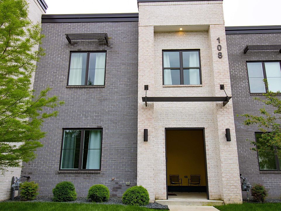 1st image of 31 Jefferson Ave #108