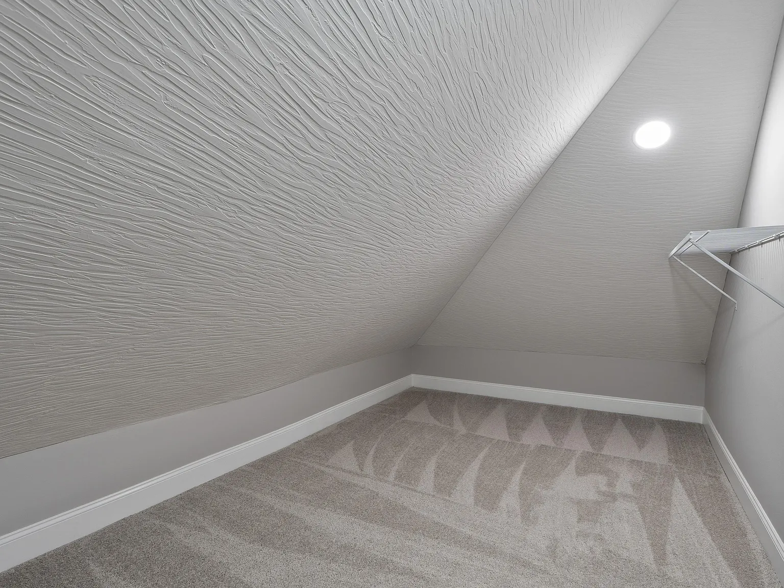 4 bed, 3.0 bath, 1806 sqft, $1,139 — Photo 3