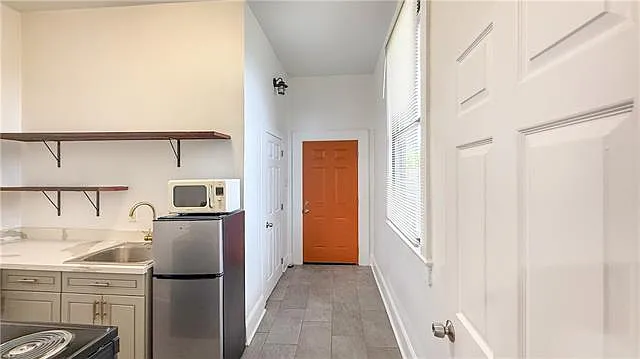 2122 New Orleans St — Photo 7