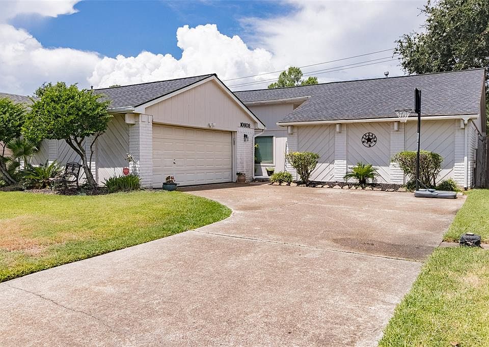 1st image of 10808 Mesquite Dr