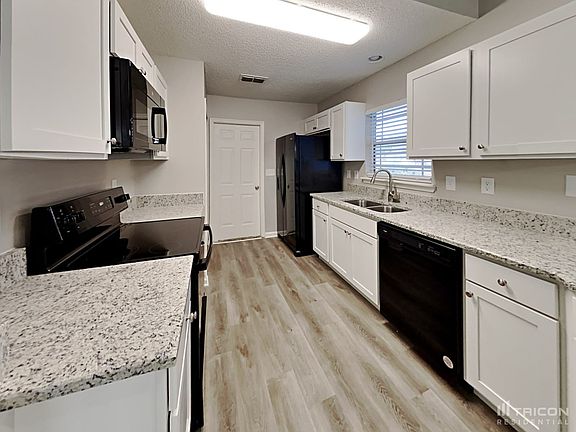 4th image of 11261 Salt Pond Dr E