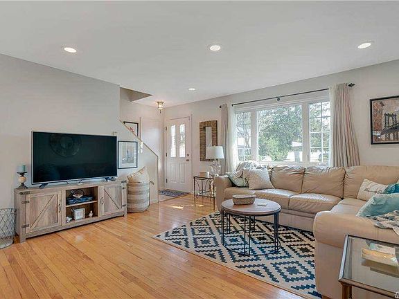5th image of 25 Bryce Ave