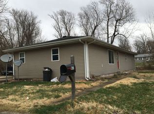 912 Kamm Rd, Springfield, IL 62707