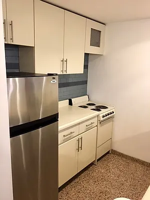 Rented by Mossanen Group | media 9