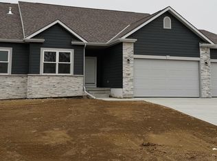 11007 N 172nd St, Bennington, NE 68007