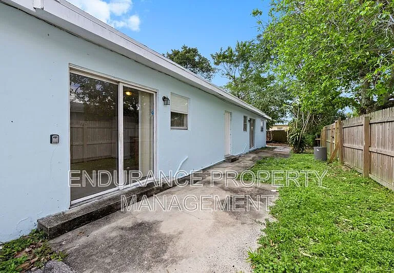 145 W 28th St — Photo 15