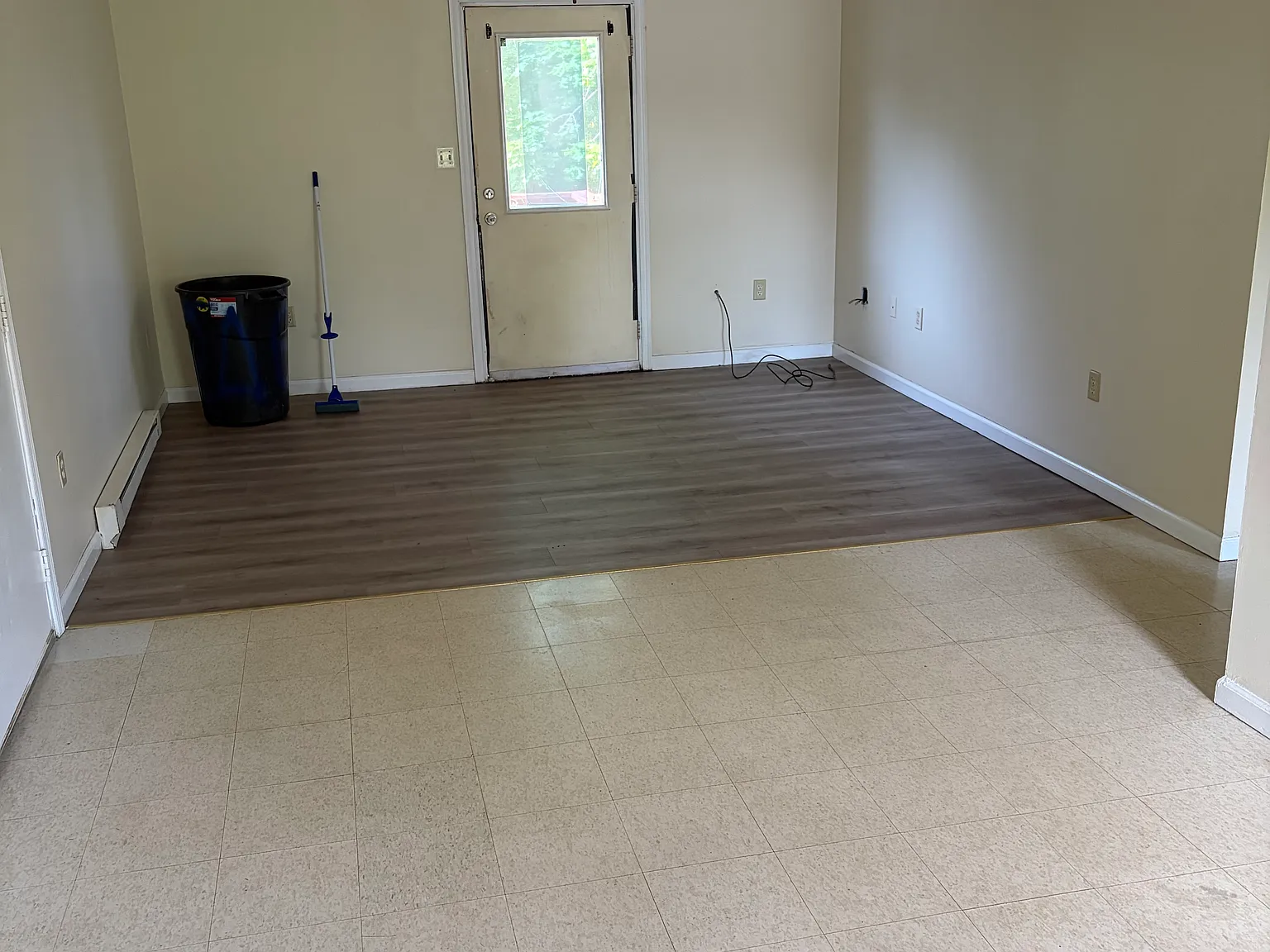 2 bed, 700 sqft, $950 — Photo 2