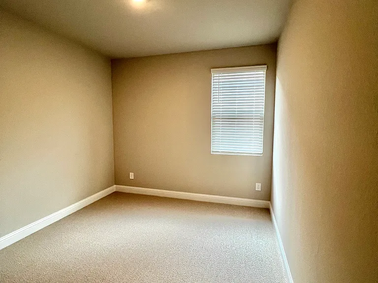 1411 Winters Way — Photo 11