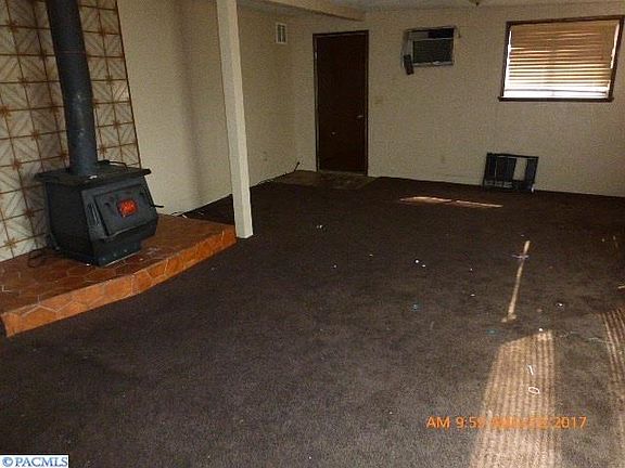 5th image of 1366 E Hemlock St