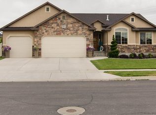 638 W 1900 S, Syracuse, UT 84075