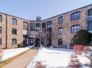 1850 Eagle Ridge Dr #E103, Mendota Heights, MN 55118