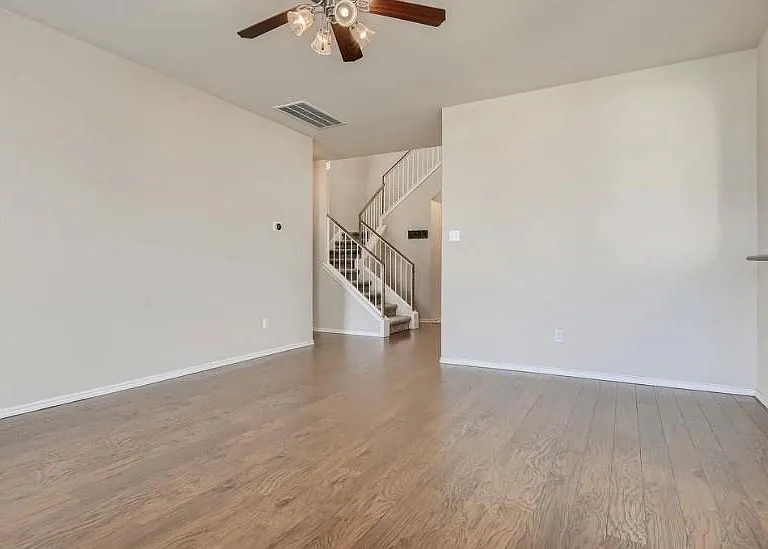 301 Comal Run — Photo 6