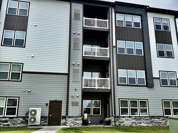 4th image of 151 McCormick Cir #200