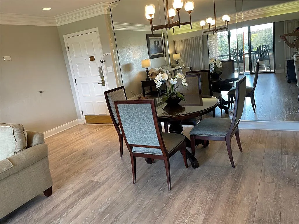 1 bed, 1.0 bath, 825 sqft, $2,500 — Photo 3
