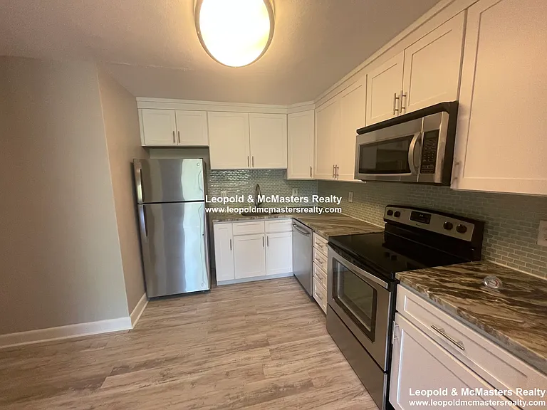 519 Washington St #14 — Photo 10