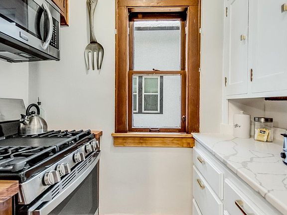 5th image of 1813 4th St NE Floor 1
