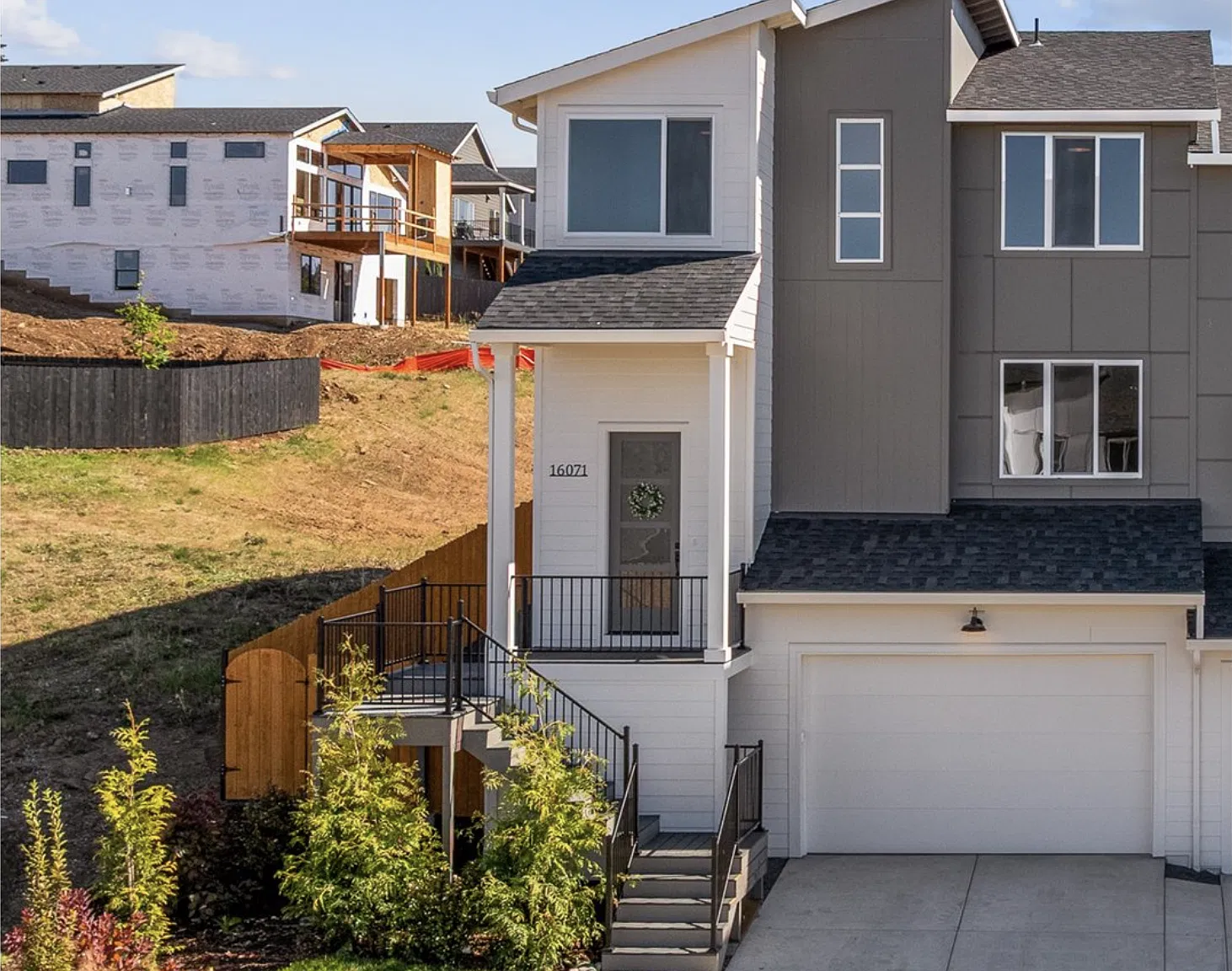 Brand New 5 bed 3 bath townhouse in Oregon City. Available now! — Photo 2