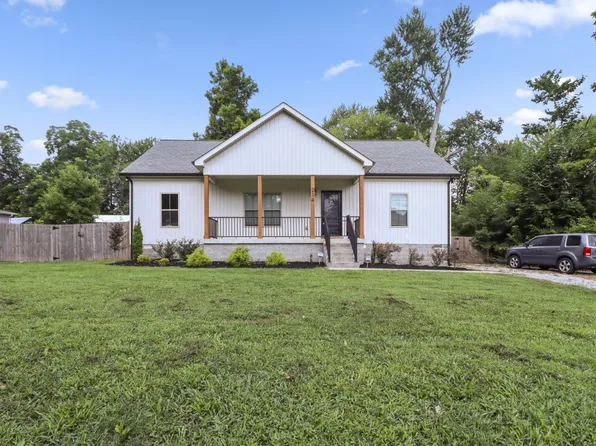 214 N Main St, Cedar Hill, TN 37032