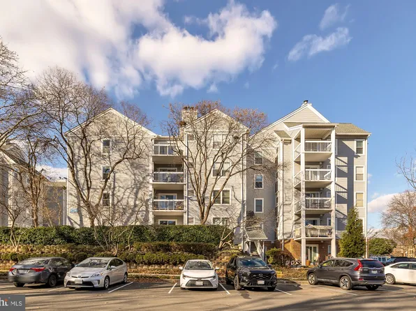 10248 Appalachian Cir #1-B2, Oakton, VA 22124
