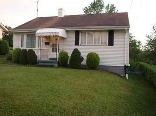 10 Columbus Dr, Monessen, PA