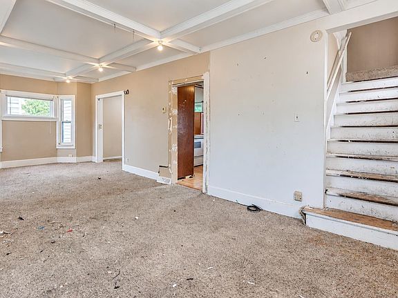 4th image of 613 Phoebe St