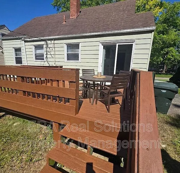 3327 McGuffey Rd — Photo 6
