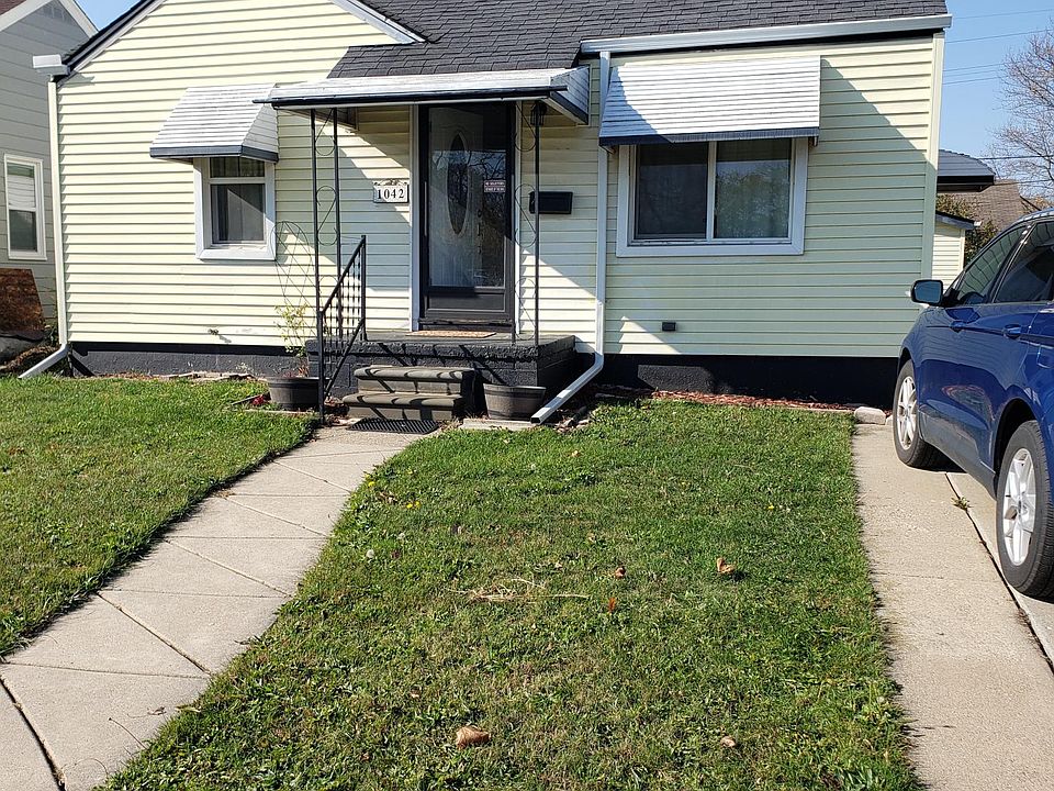 1st image of 1042 Electric St