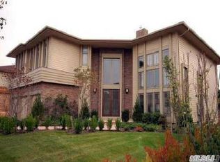 3 Holiday Pond Rd, Jericho, NY 11753