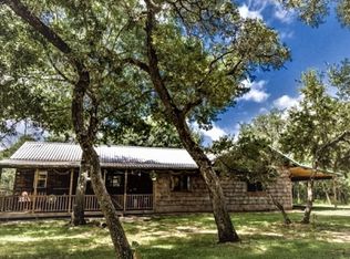 901 Crooked Creek Dr, Sheridan, TX 77475