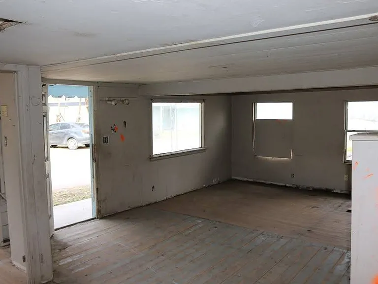613 N Eye St #28 — Photo 13