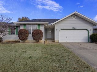 3023 W Knob Hill St, Springfield, MO 65810