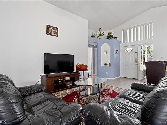 3rd image of 2417 Berkshire Ct