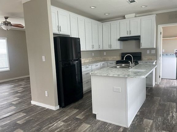 3rd image of 184 Welch St #174