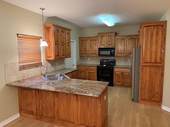 5th image of 4 Brecknock Ln