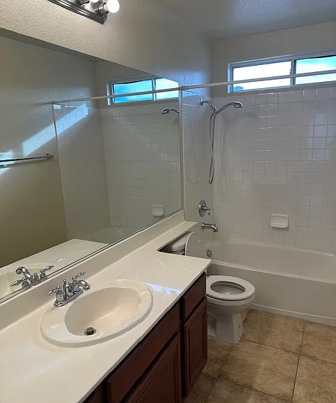 11453 Diveley Ave — Photo 24