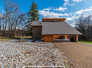 200 Colonial Dr, Mc Kees Rocks, PA 15136