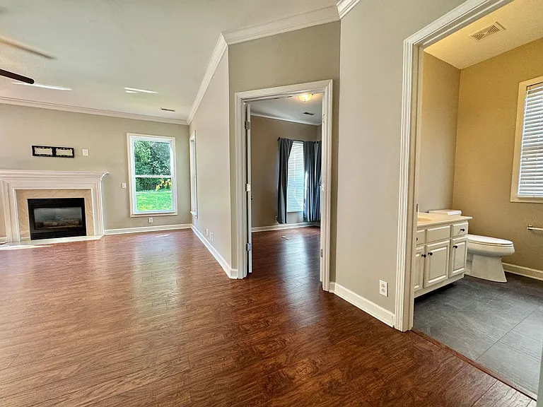 1321 Tilton Dr — Photo 7
