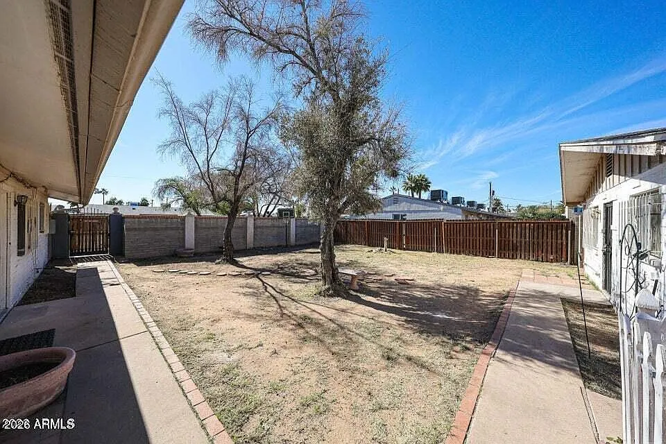 1 bed, 1.0 bath, 500 sqft, $950 — Photo 2