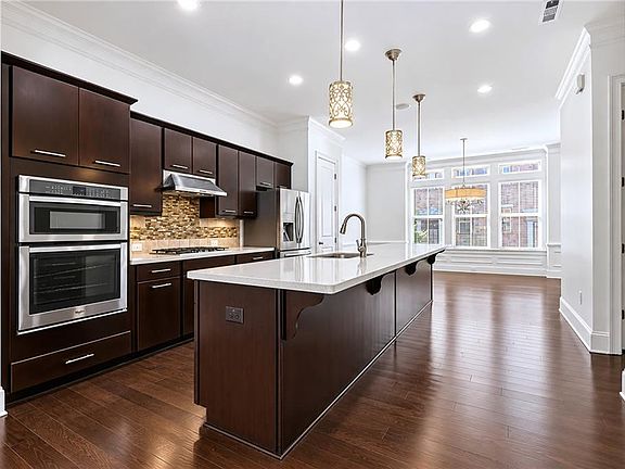 3rd image of 4767 Laurel Walk