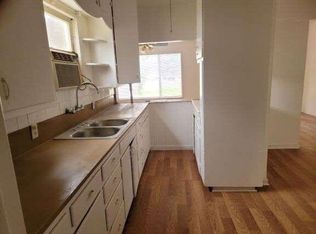 311 Riverside Dr, Woodlake, CA 93286