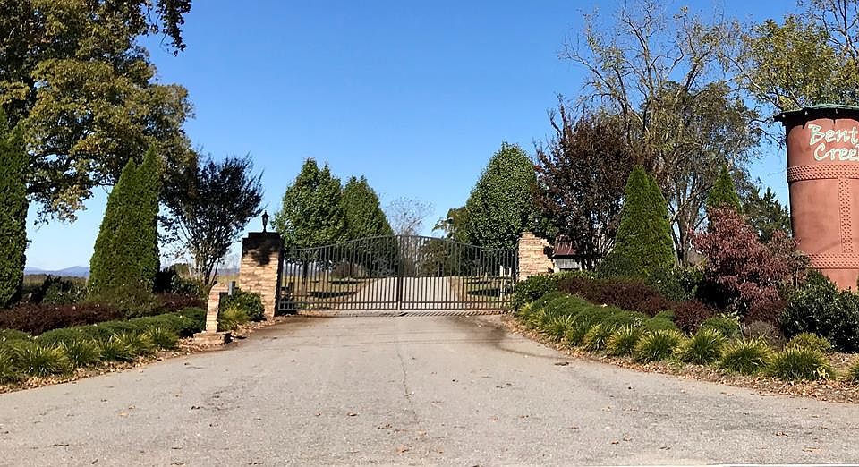 1st image of 568 Bent Creek Dr