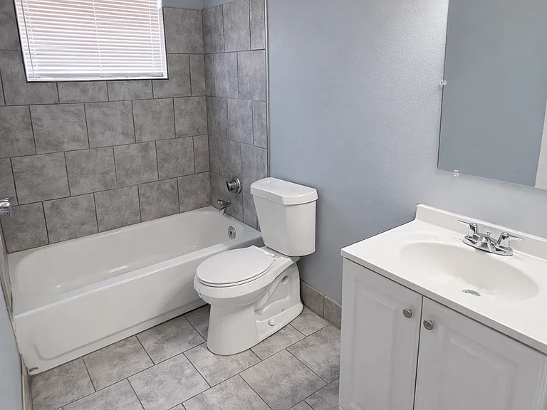 3942 West Brookstown Drive — Photo 7