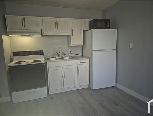 2nd image of 703 N Denny St #B