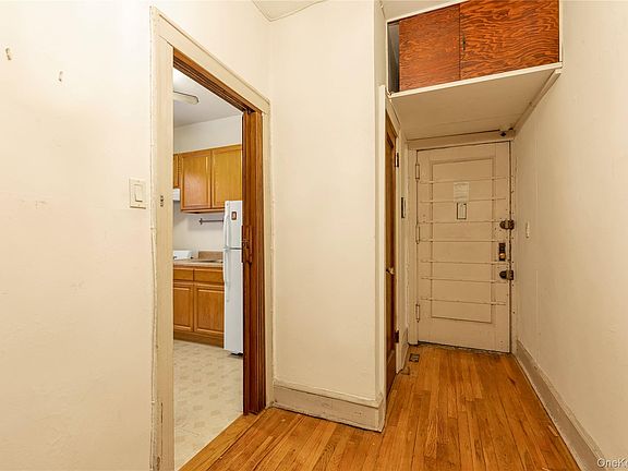 4th image of 83-52 Talbot Street #2H