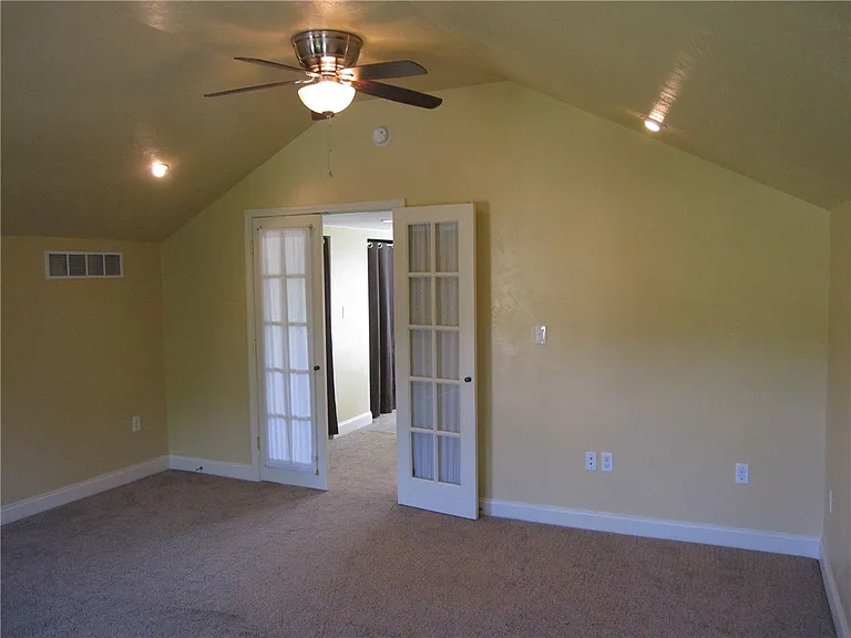 471 Oneida St — Photo 29