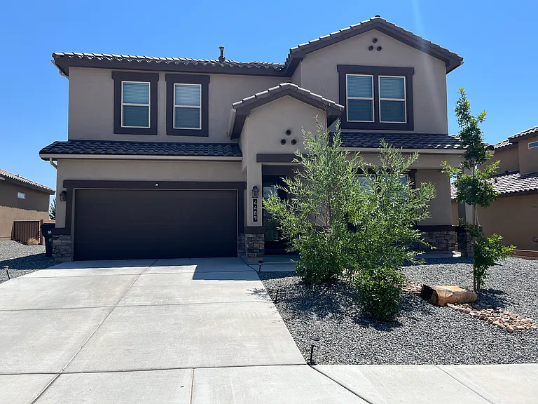 4489 Skyline Loop NE — Photo 1