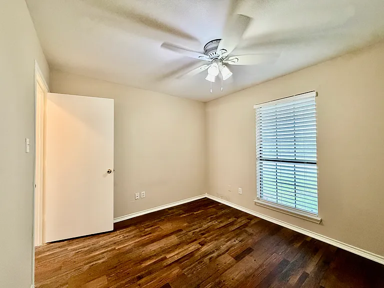 3205 Bryan St — Photo 15