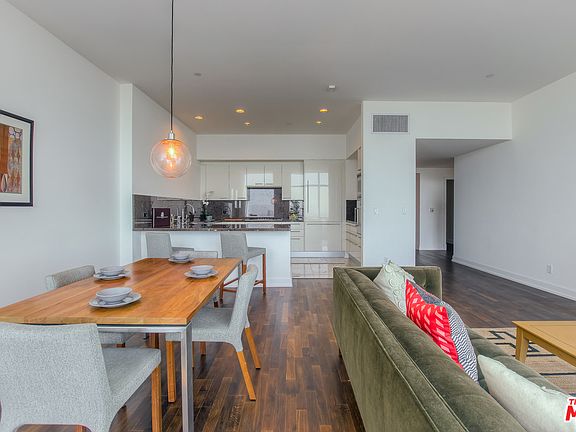 2nd image of 900 W Olympic Blvd Unit 39